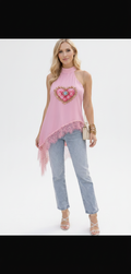 Blusa halter asimétrica con encaje y detalle de corazón