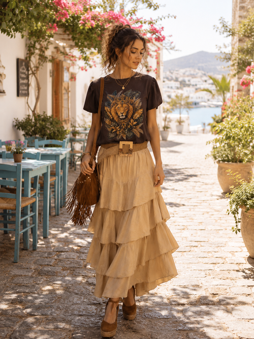 Camiseta con estampado de león y nudo en mangas