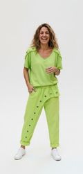Conjunto de Camiseta y pantalón  con ojetes