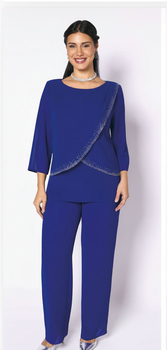 Traje pantalón y Túnica azul con detalle de pedrería