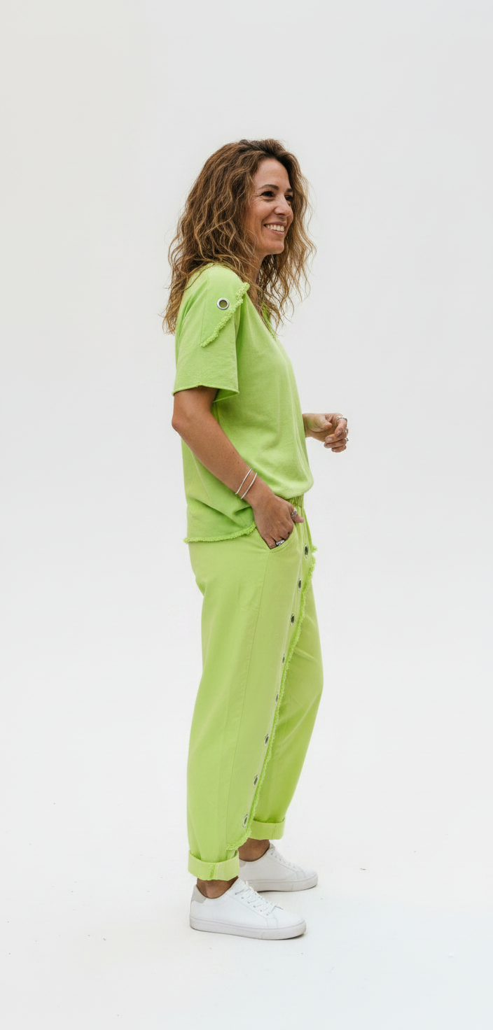 Conjunto de Camiseta y pantalón  con ojetes 2