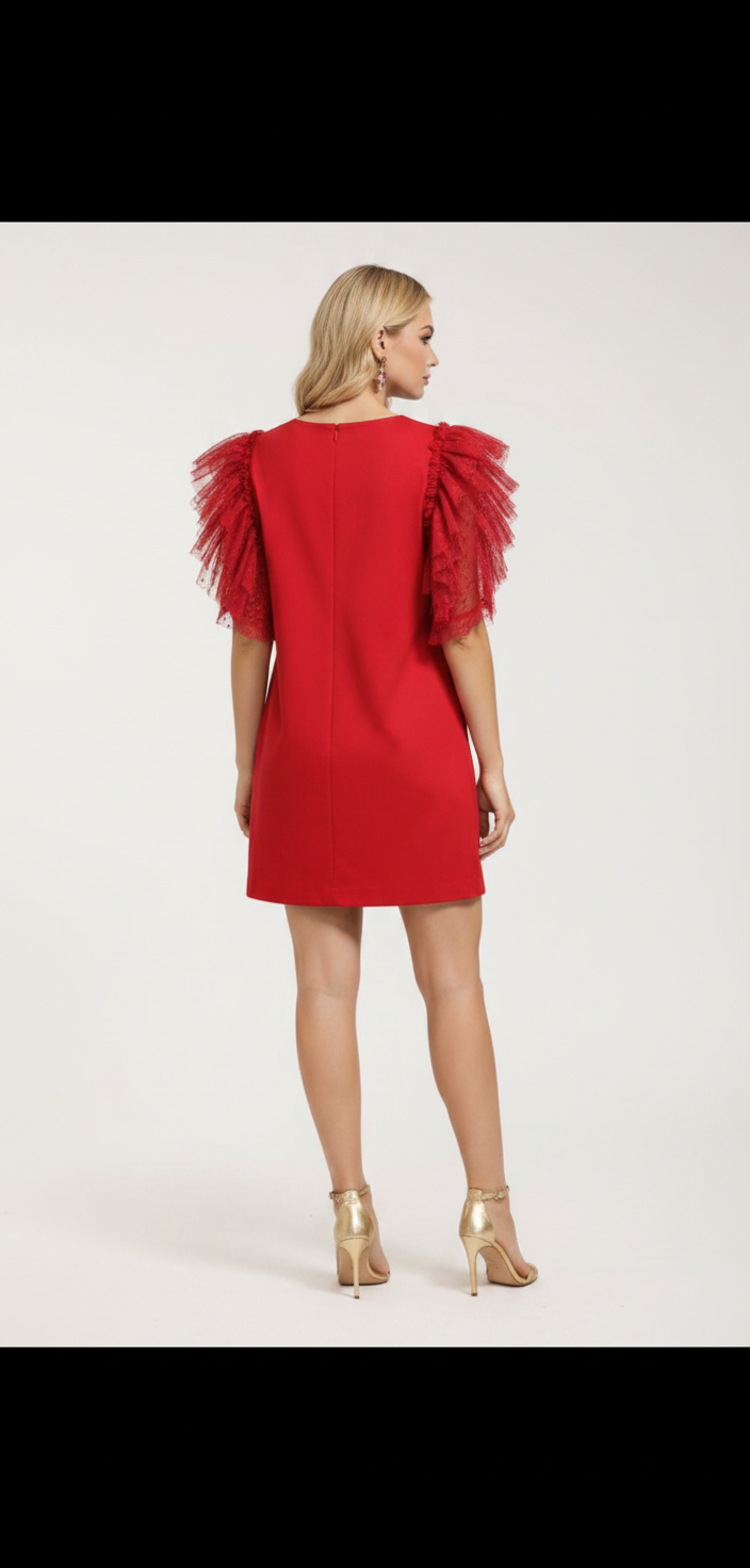 Vestido rojo con mangas de tul y detalle de corazón sacro 2