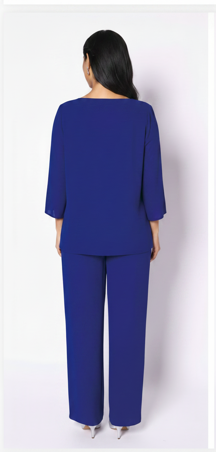 Traje pantalón y Túnica azul con detalle de pedrería 4