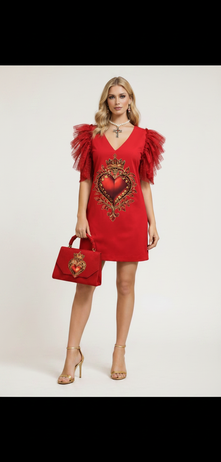 Vestido rojo con mangas de tul y detalle de corazón sacro 4